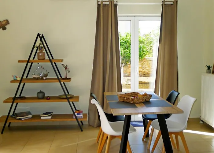 Maria & Manos Guest House, Agios Onoufrios Beach