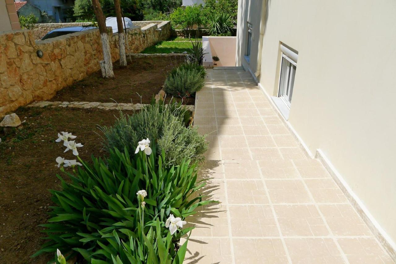 Apartment Maria & Manos Guest House, *