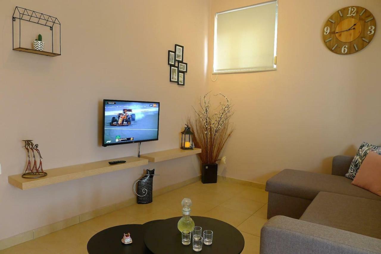 Maria & Manos Guest House,